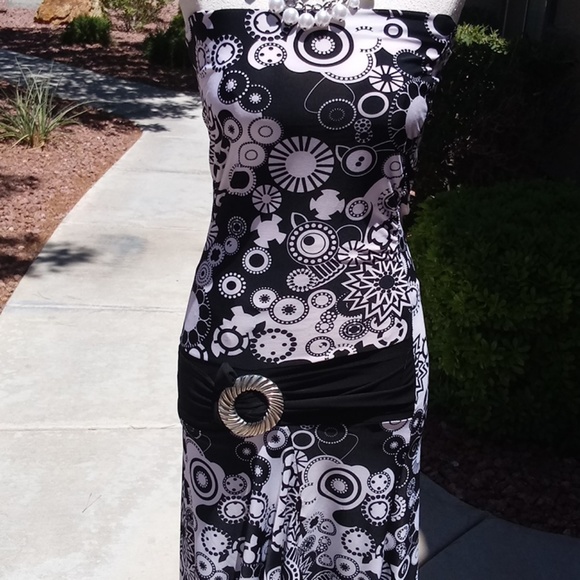 Strapless beautiful summer dress - Picture 3 of 5